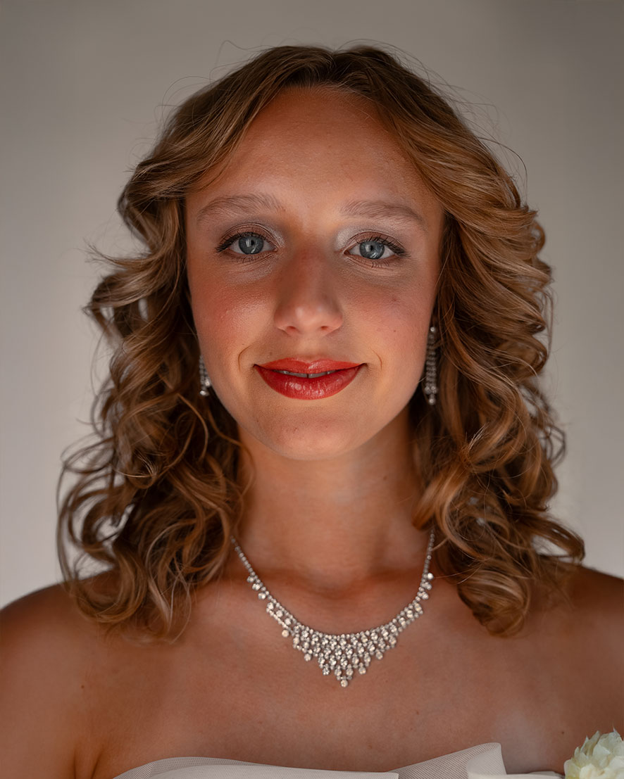 Tünde-Menge_Langanhaltendes-Make-up_Make-up-mit-Stilberatung_Schminkberatung-vom-Profi_Hochwertige-Kosmetikprodukte_Make-up-Workshop-privat_7